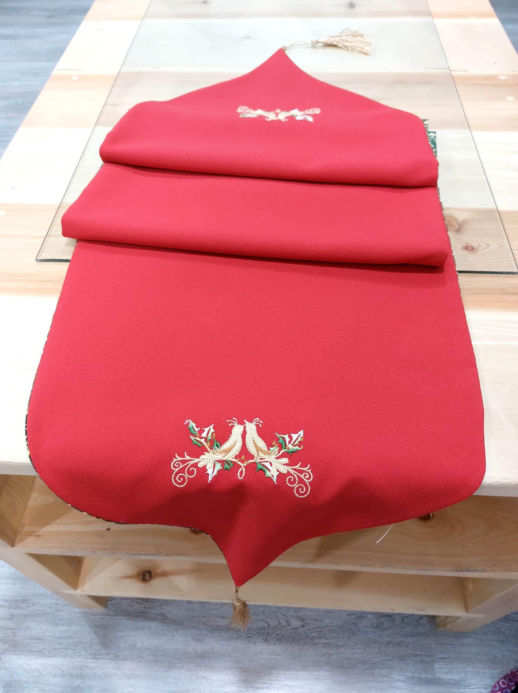 06_Christmas-table-runner
